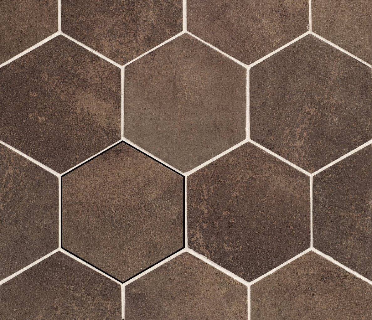 Carmen Hexa Magnetism Corten - 13,9x16 cm – Bordeauxbruine - Metaaleffect - Zeshoek hexagon - Porcellanato Vloertegel - Antislip