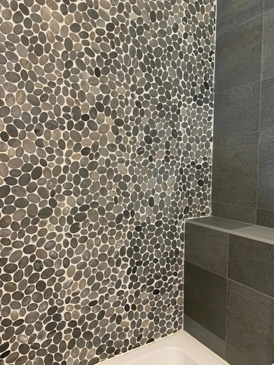 The Mosaic Factory Natural Stone Mozaiek Tegel Pebbles - Dark Grey Marmer Natural 300x300 mm